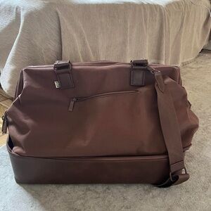 Beis Maple Weekender Bag NWT Sold Out color